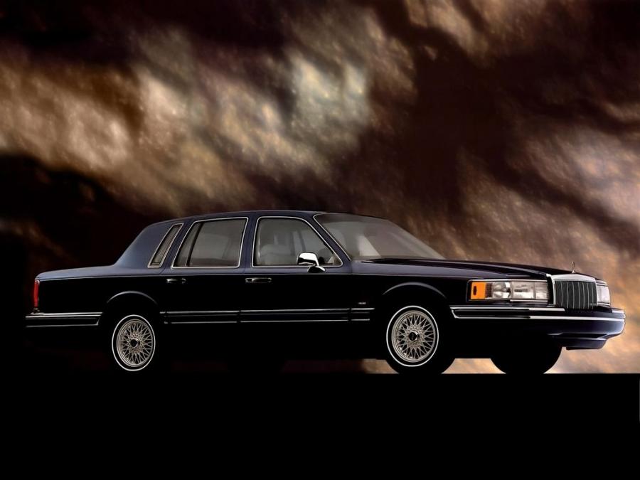  Lincoln Town Car 1992 года  (фото 4 из 16)